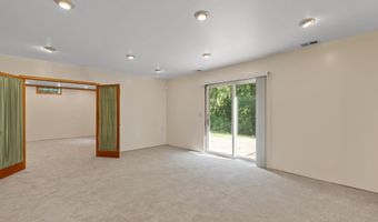 2418 Meadowridge Ct, Ann Arbor, MI 48105