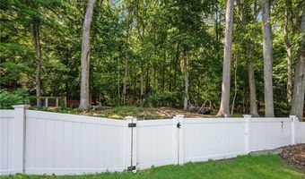 69 Overlook Dr, Warwick, RI 02818