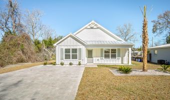 111 11th St, Apalachicola, FL 32320