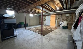 2499 Crestwood Dr, Adrian, MI 49221