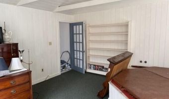 14 Lakeshore Dr, Belgrade, ME 04917