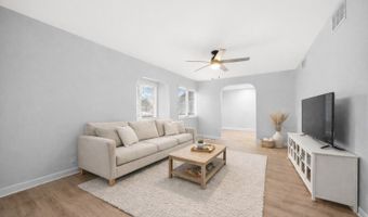 27 W347 Washington Ave, Winfield, IL 60190