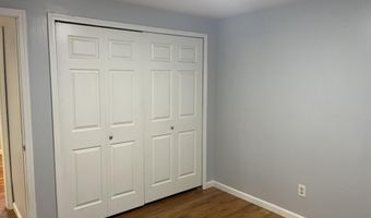 7 Metroview Ct, Ann Arbor, MI 48108