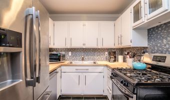 406 Manor Dr, Ann Arbor, MI 48105