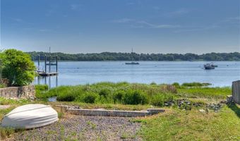 33 Spruce Ln, Bristol, RI 02809
