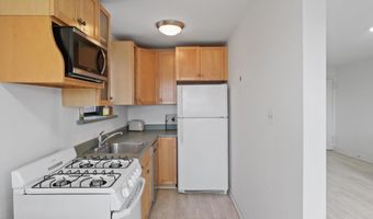 1581 N COLONIAL Ter 201-X, Arlington, VA 22209
