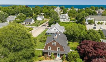 84 Rodman St, Narragansett, RI 02882