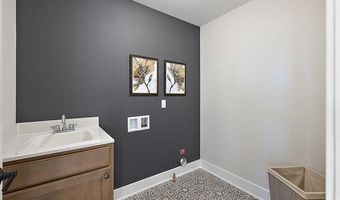 6151 N TRAILWOODS Dr, Ann Arbor, MI 48103