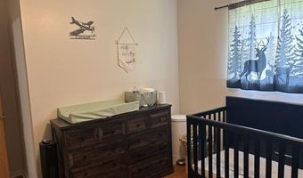 1404 S Madison Ave, Aurora, MO 65605