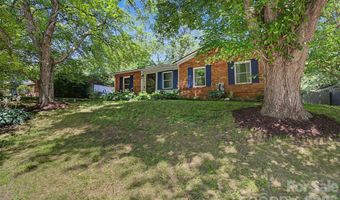 102 Wicklow Dr, Asheville, NC 28806