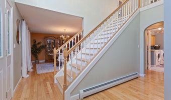 352 Log Cabin Rd, Arundel, ME 04046