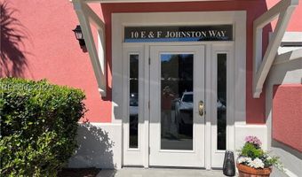 10 Johnston Way E, Bluffton, SC 29910