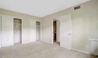 7717 DONNYBROOK Ct 103, Annandale, VA 22003
