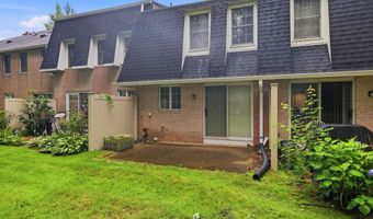 2 Mansion Woods Dr B, Agawam, MA 01001