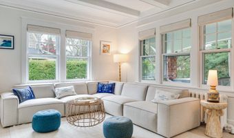 93 Meeting House Ln, Amagansett, NY 11930