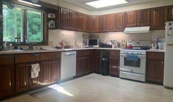 48 13th St, Bangor, ME 04401