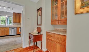 19 Oak Leaf Cir, Coventry, CT 06238