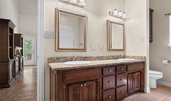 8000 Walnut Dr, Alvarado, TX 76009