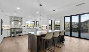 7460 E Hummingbird Cir, Anaheim, CA 92808