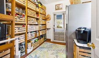 128 4th St, Apalachicola, FL 32320