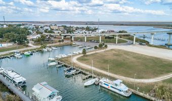 250 Bobby Cato St, Apalachicola, FL 32320