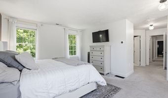 37 Hemlock Dr, Ayer, MA 01432