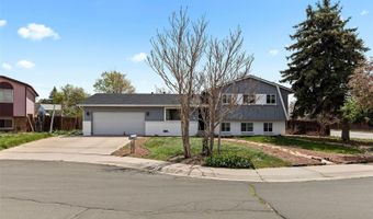 690 S Newark Ct, Aurora, CO 80012