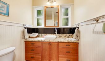 307 N Main St, Ashland, OR 97520