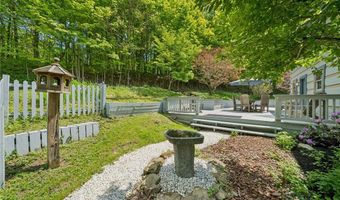 24 McCullough Hill Rd, Amity, PA 15311
