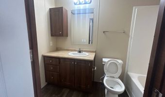 2607 Thornbury Ln, Almont, MI 48003