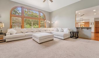 228 E THORNBROOK Ln, Appleton, WI 54913