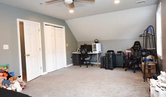 150 Hathaway Rd, Acushnet, MA 02743