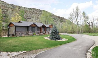 229 W School St, Absarokee, MT 59001
