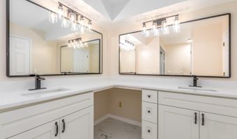 990 Wittshire Ln, Anderson Twp., OH 45255