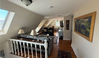 28 Calvert St 3, Newport, RI 02840