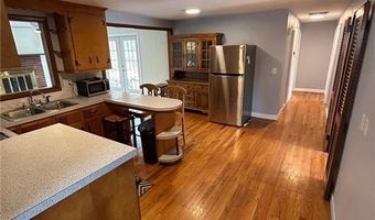 75 Hopeworth Ave, Bristol, RI 02809
