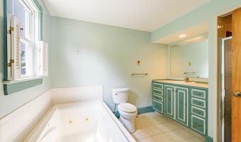 17 Main St, Albion, ME 04910