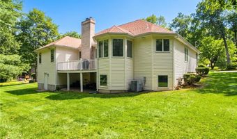7 Foxwood Dr, Lincoln, RI 02865