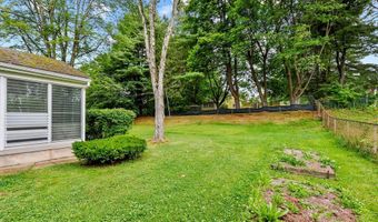 23 Nolan Dr, Bloomfield, CT 06002