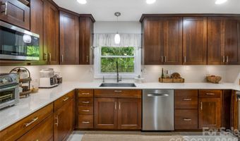 13 Rolling View Dr, Asheville, NC 28805