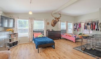 308 SADDLE Rd, Amboy, WA 98601