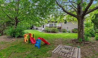 1433 W ROSELAWN Dr, Appleton, WI 54914