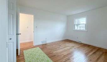 8 Burmont Ct, Utica, NY 13502