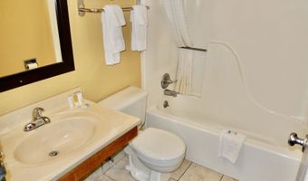2207 N Buckeye Ave, Abilene, KS 67410