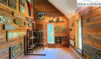 297 Old Turnpike NW Rd, Banner Elk, NC 28604