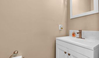 18 Foxmoor Ln, Bayville, NJ 08721