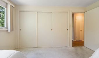 74 Woods Rd, Bethany, CT 06524