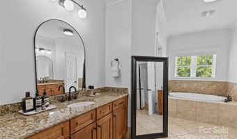 2617 Bay St, Charlotte, NC 28205