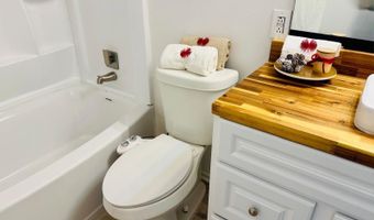 216 AFTON Sq 202, Altamonte Springs, FL 32714