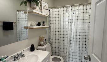 18 N Jefferson Ave, Amboy, IL 61310